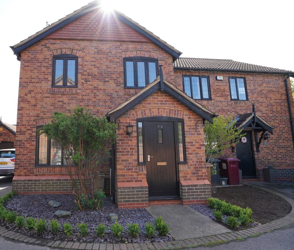 The Brambles, BarrowuponHumber 3 bed semidetached house £800 pcm (£185 pw)