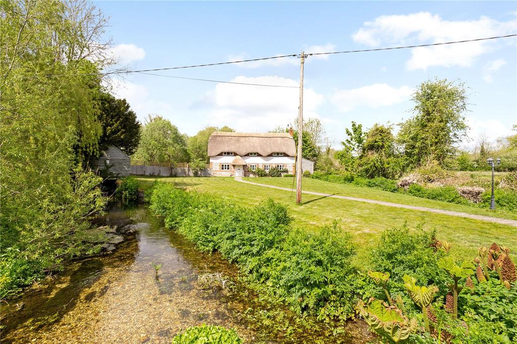 Garden/River Views