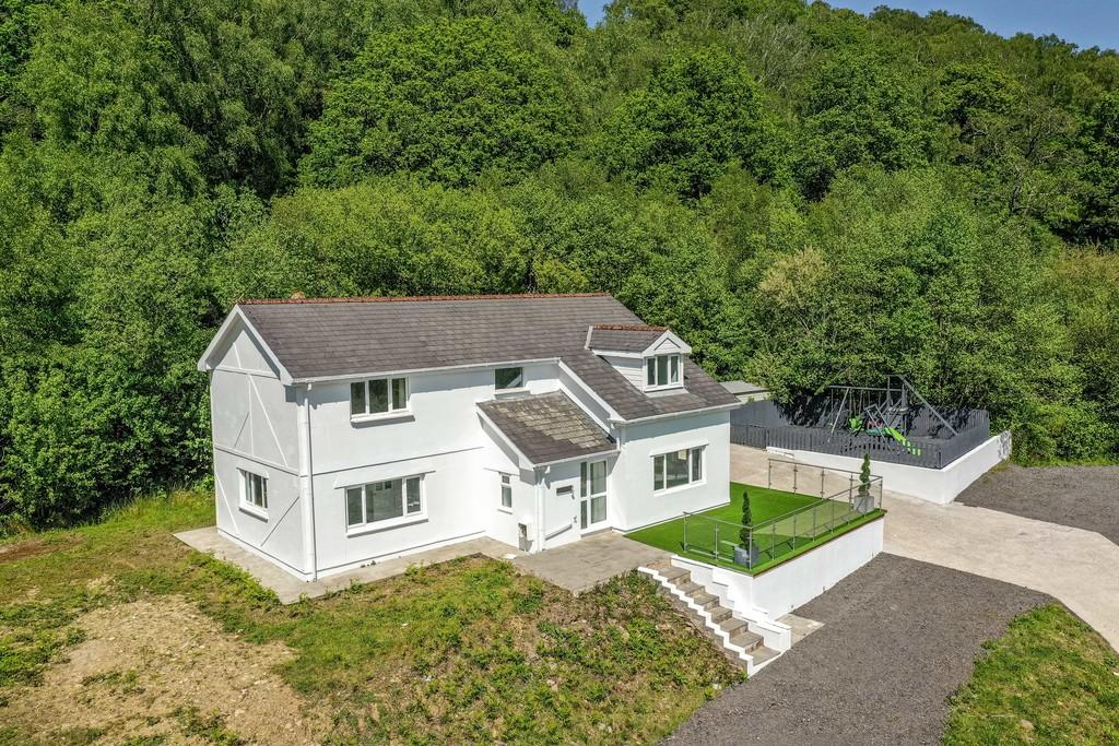 Ty Berw, Hafod Lane, Pontypridd CF37 2PF 4 bed farm house £595,000