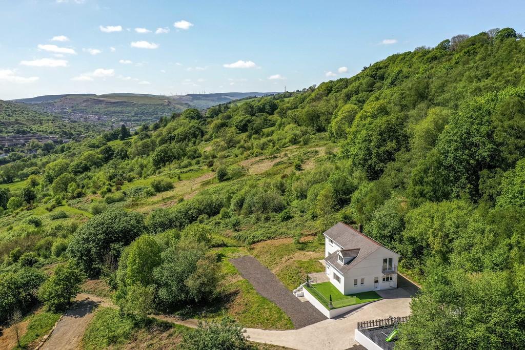 Ty Berw, Hafod Lane, Pontypridd CF37 2PF 4 bed farm house £595,000