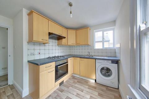 1 bedroom apartment to rent, Northcote Road, SW11