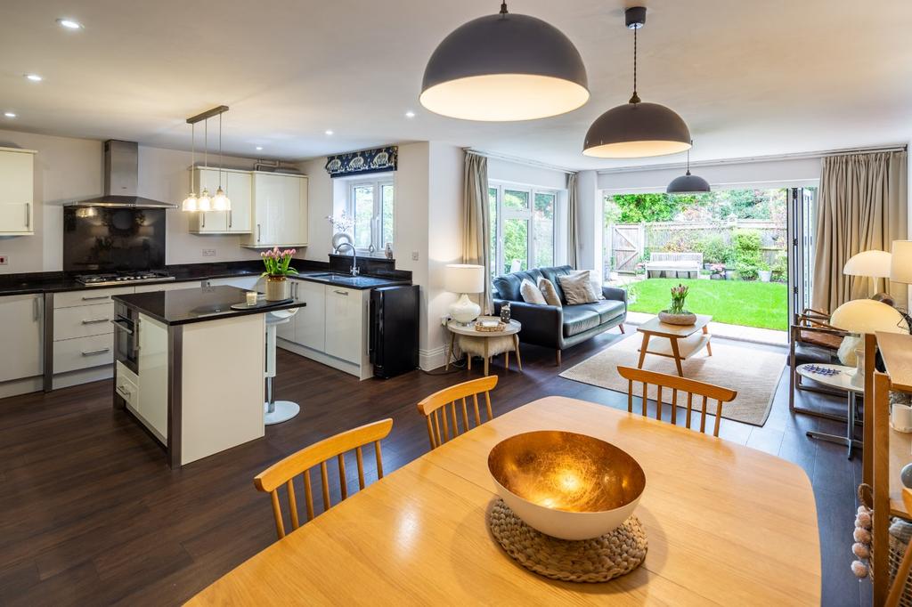 Kitchen/Breakfast
