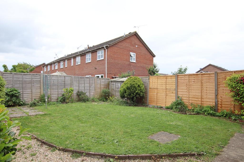 Caernarvon Road, Chichester 3 bed end of terrace house £1,200 pcm (£