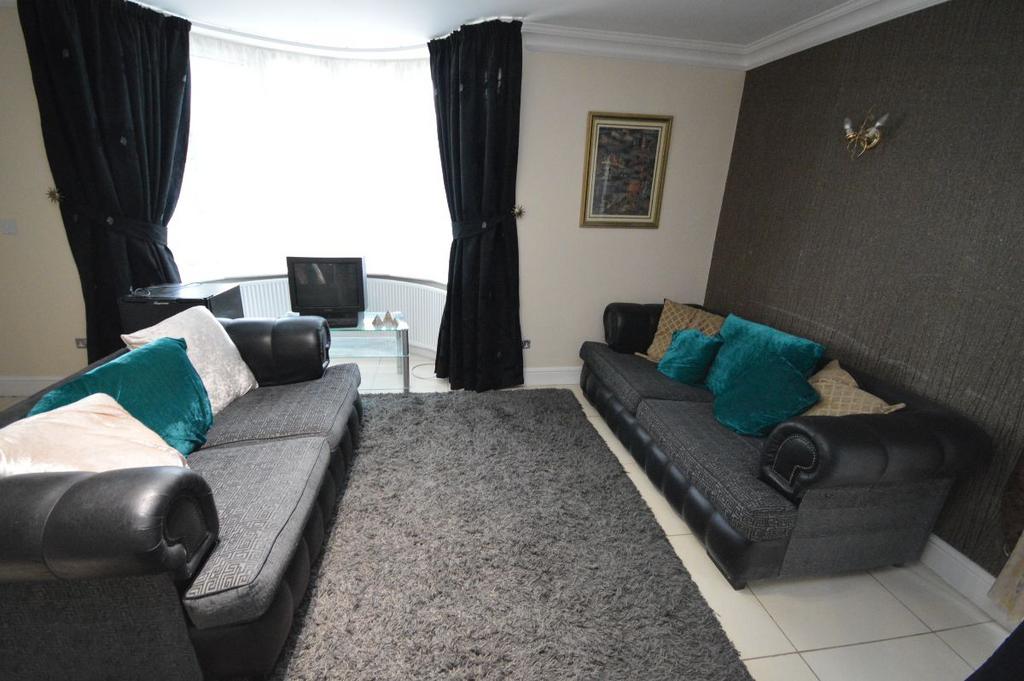Beccles Drive, Barking 3 bed terraced house to rent £2,300 pcm (£531 pw)