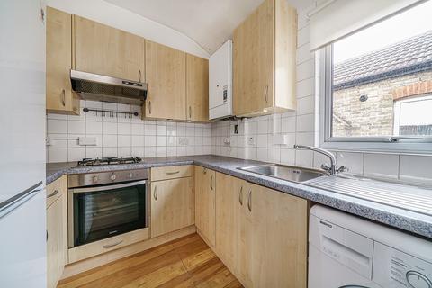 2 bedroom flat to rent - Royston Road, London, SE20