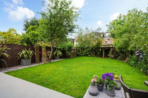 33 Clayton Crescent, Brentford, TW8 9PT