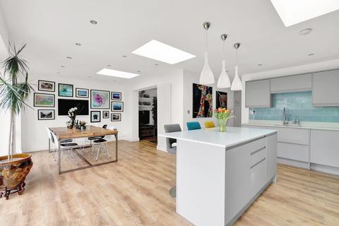 33 Clayton Crescent, Brentford, TW8 9PT