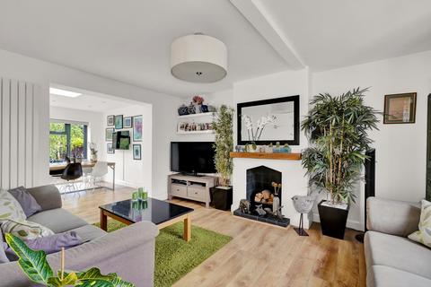 33 Clayton Crescent, Brentford, TW8 9PT