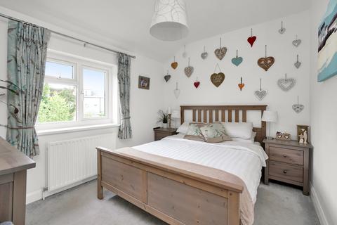 33 Clayton Crescent, Brentford, TW8 9PT