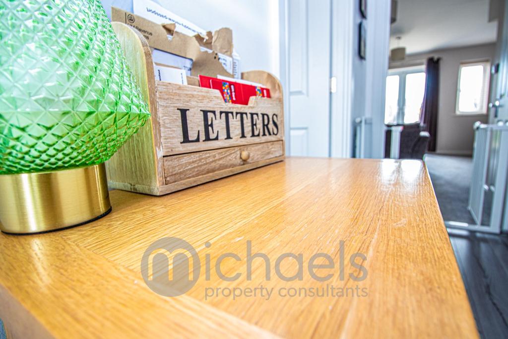 Bamboo Crescent, Braintree, CM7 2 bed terraced house £300,000