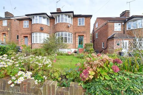 10 Linkside, London, N12 7LF