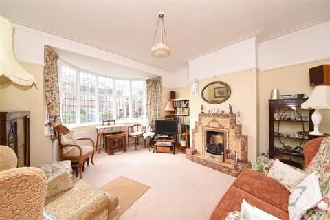 10 Linkside, London, N12 7LF