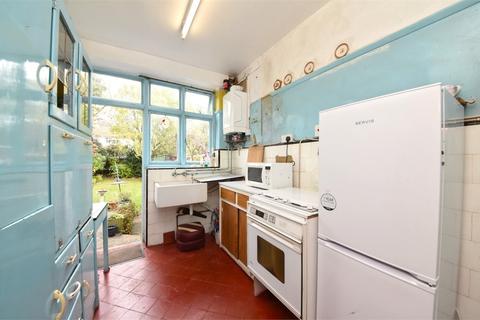 10 Linkside, London, N12 7LF