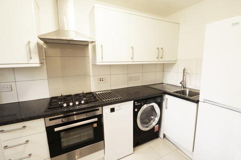 1 bedroom flat to rent - Birchwood Close, Morden, Surrey, SM4