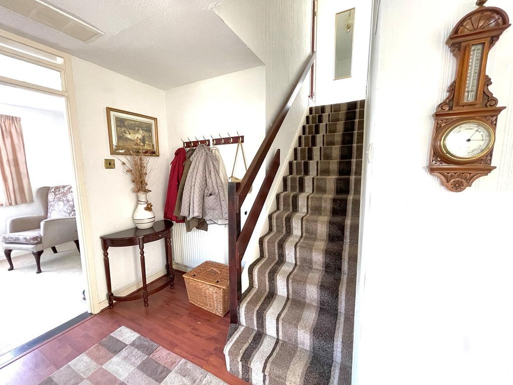 Wicks Crescent, Formby, Liverpool, L37 2 bed semidetached house £240,000