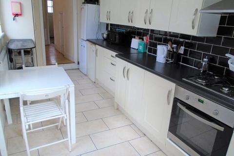 3 bedroom house to rent, Arran Street, Roath, Cardiff