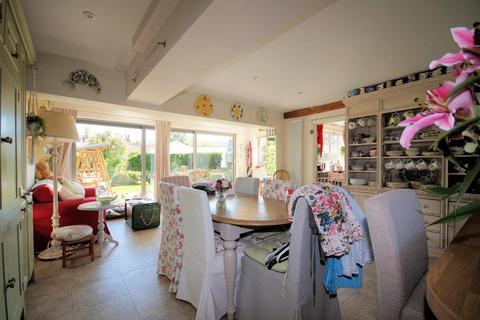 Fringe Cottage Mouse Lane, Steyning, BN44 3LP