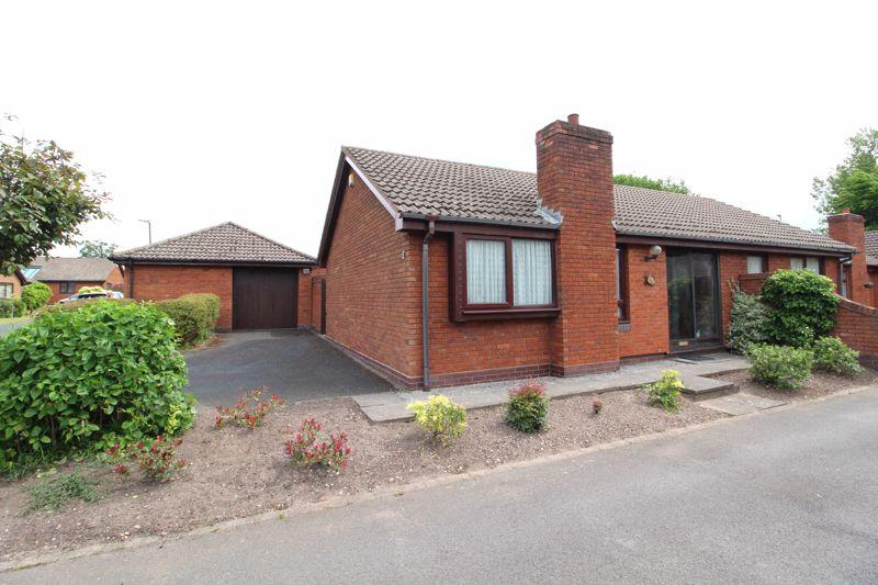 Stonnall Gate, Aldridge, WS9 8HU 3 bed detached bungalow for sale £