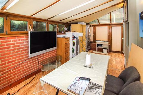 3 Milner Close, Caterham, CR3 6JS