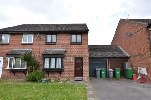 3 bedroom semi-detached house for sale - Colnbrook