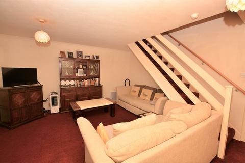 3 bedroom semi-detached house for sale - Colnbrook