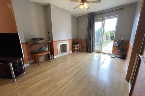 196 South Road, South Ockendon, RM15 6BU