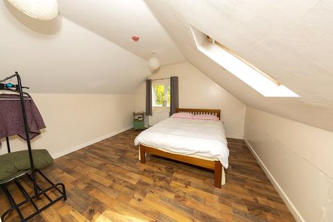 5 bedroom bungalow for sale - Meadow Road, Oldbury, West Midlands, B68