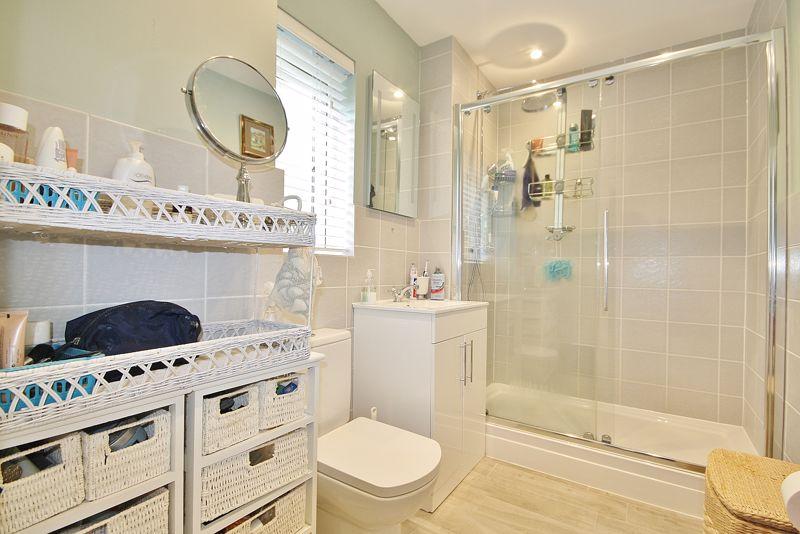 Ensuite to Bedroom 1