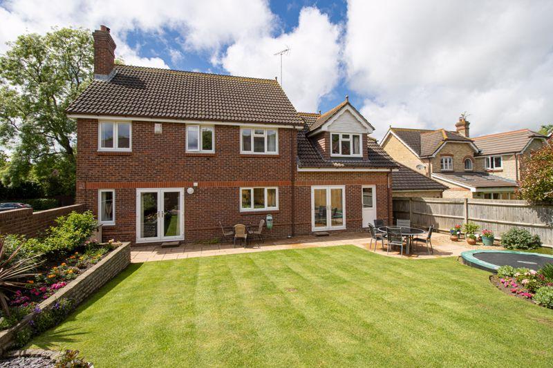 Petworth Drive, Horsham 5 bed detached house £900,000