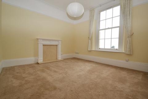 2 bedroom apartment to rent, Bellevue Road, Clevedon