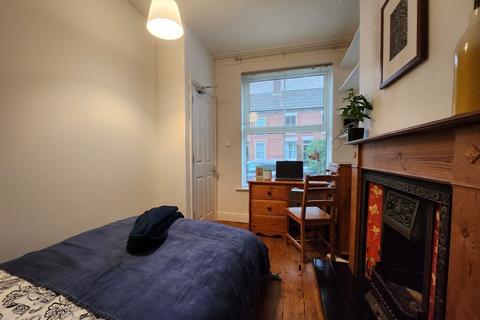 4 bedroom terraced house to rent, Portland Street