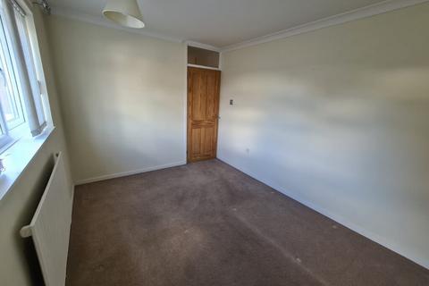 2 bedroom ground floor flat to rent, Godric Place