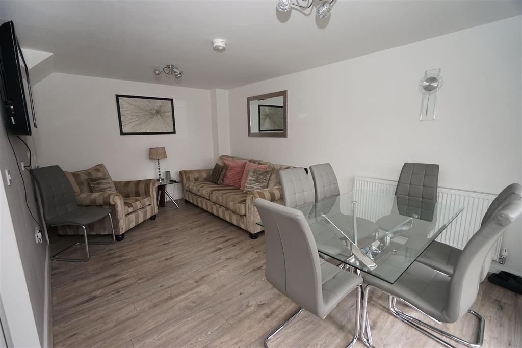 Lancashire Way, Horwich, Bolton 4 bed detached house £365,000
