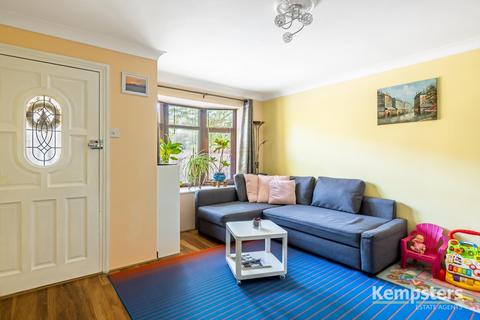 44 Chapel Close, Grays, RM20 3JG