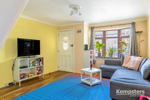44 Chapel Close, Grays, RM20 3JG