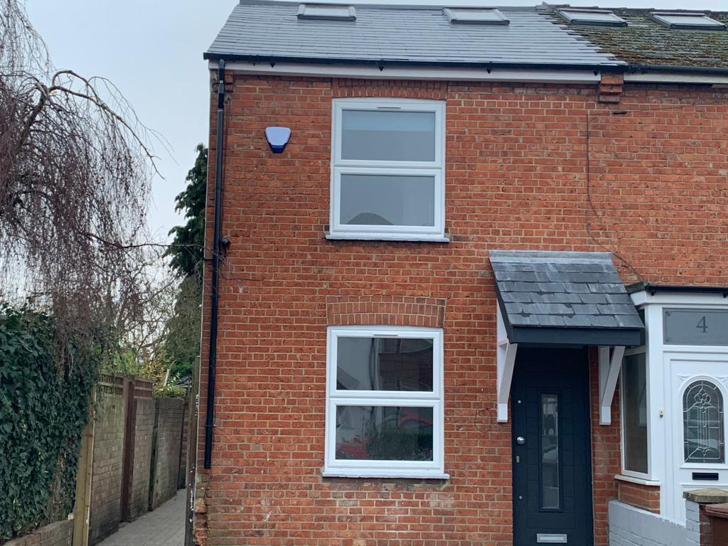 Brownlow Road, Borehamwood 4 bed end of terrace house £2,800 pcm (£