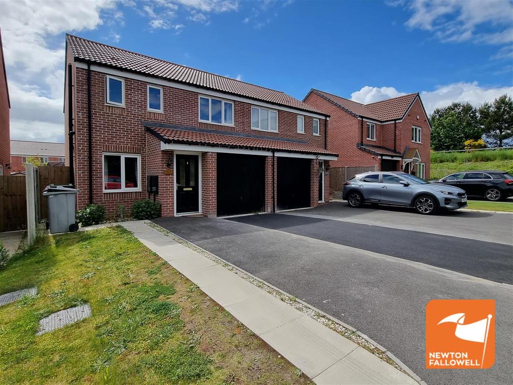 Barn Owl Way, Clipstone Village... 3 bed semidetached house £195,000