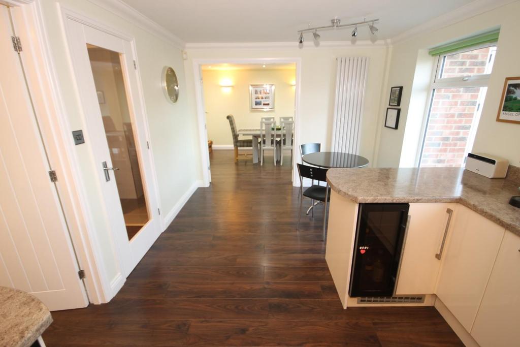 Kitchen diner