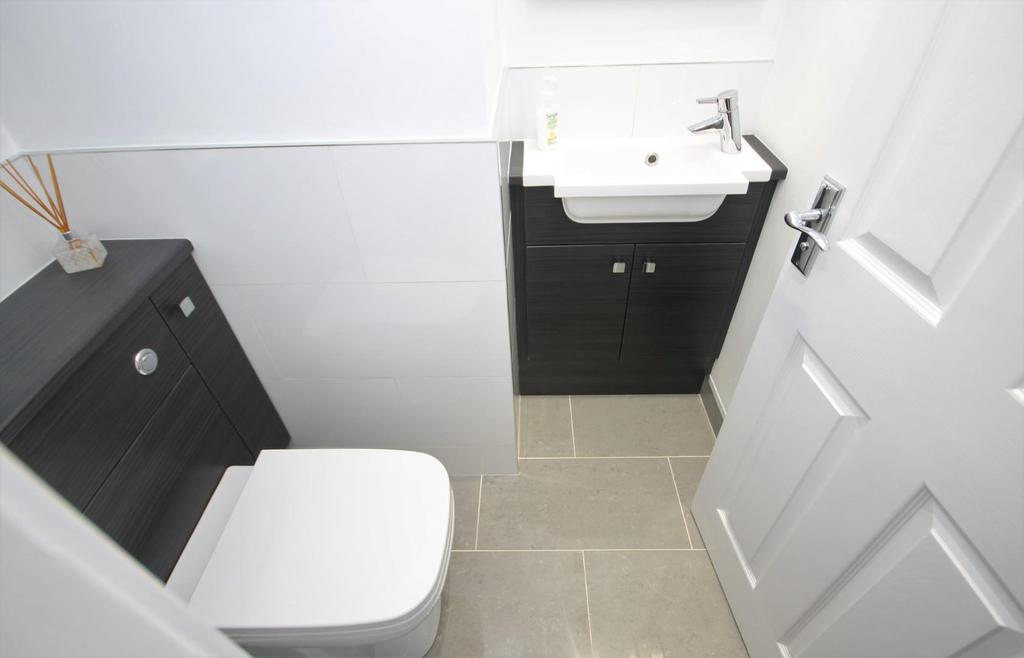 Cloaks wc