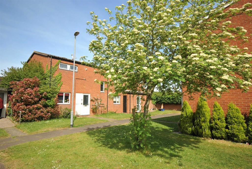 Catesby Close, Northampton 2 bed semidetached house for sale £189,950