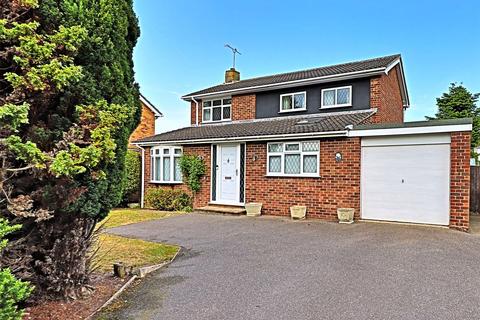 16 Broadwaters Road, Lowestoft, NR33 9HY