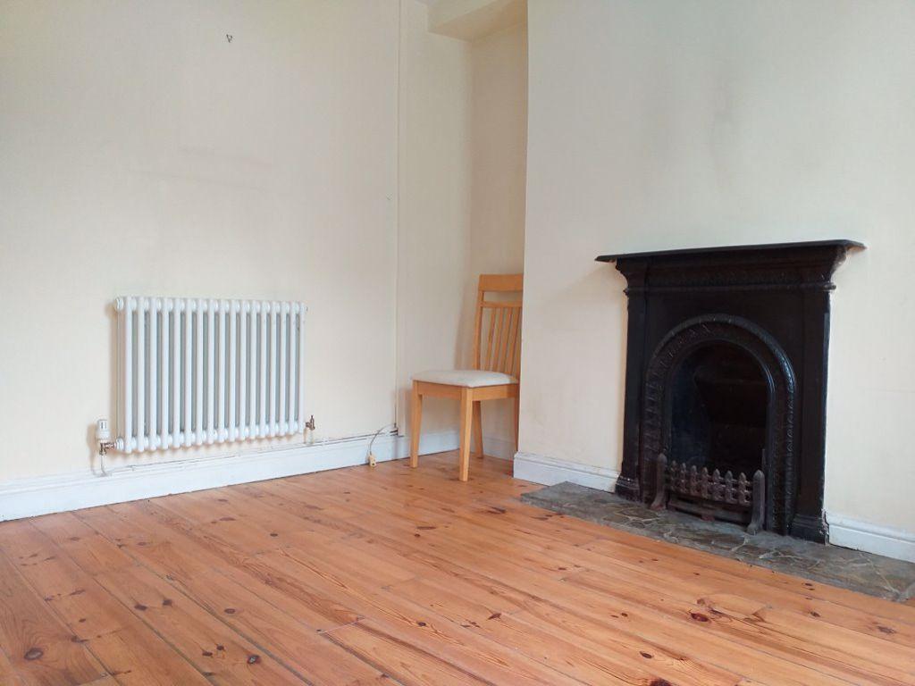 Swan Street, Llantrisant Pontyclun 2 bed house £650 pcm (£150 pw)