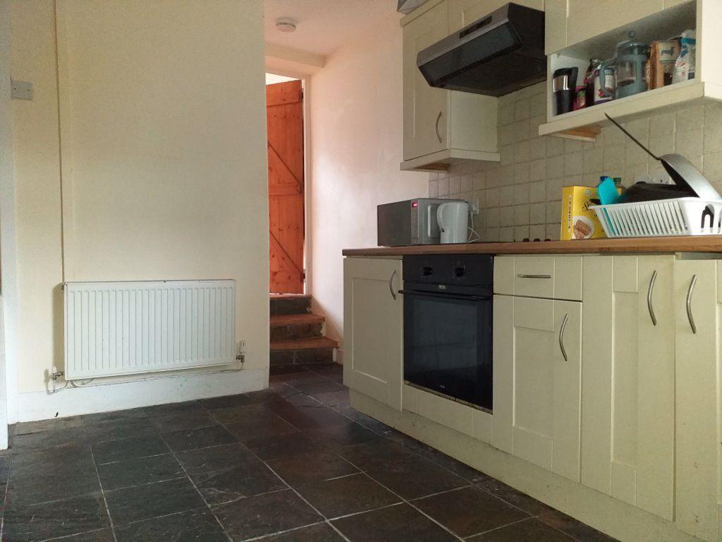 Swan Street, Llantrisant Pontyclun 2 bed house £650 pcm (£150 pw)