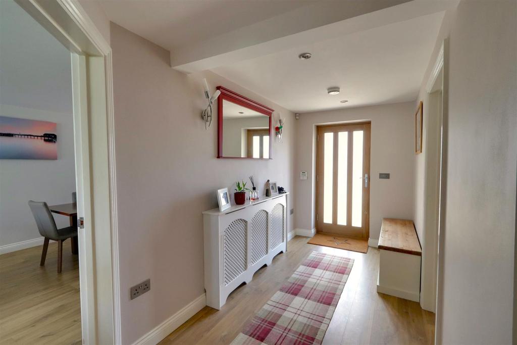 Manor Road, Saltford, Bristol 4 bed detached house £825,000