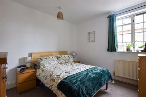 2 bedroom flat for sale - The Cloisters, Irthlingborough Road, Wellingborough