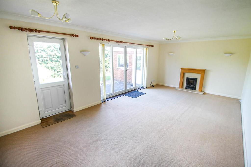 Stanton Road, Ludlow 3 bed detached bungalow £315,000