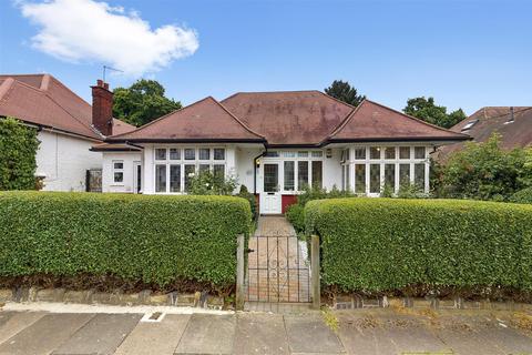 5 bedroom detached bungalow for sale - Barn Hill, Wembley