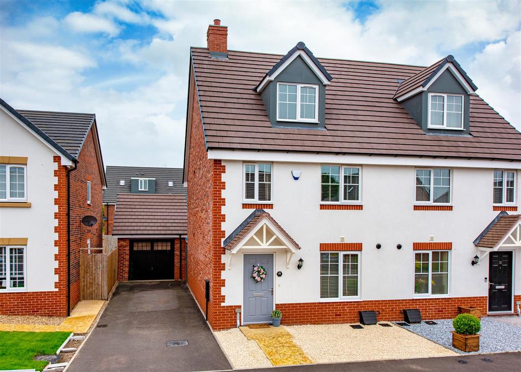 29 Thelwell Drive, Codsall 4 bed semidetached house £325,000