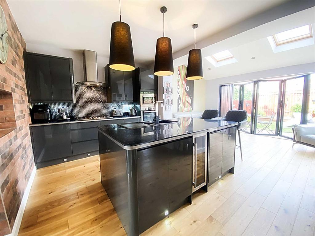 Briarwood Crescent, Walkerville 4 bed semidetached house for sale £
