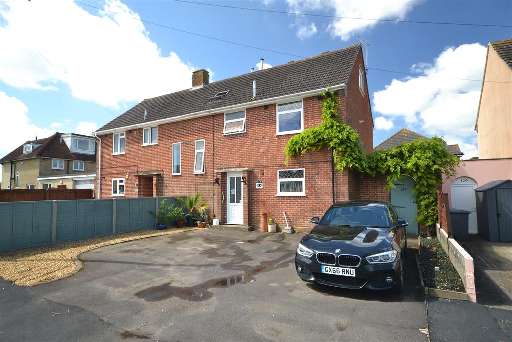Leybourne Avenue, Bournemouth 4 bed semidetached house £400,000